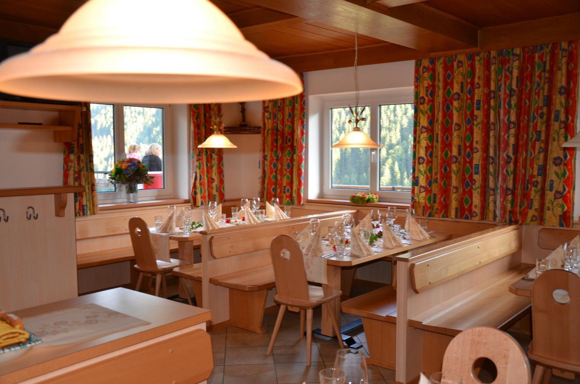 Ski In-Ski Out - Gaestehaeuser Saalbach-Hinterglemm - Wallegghof Christianhof מראה חיצוני תמונה