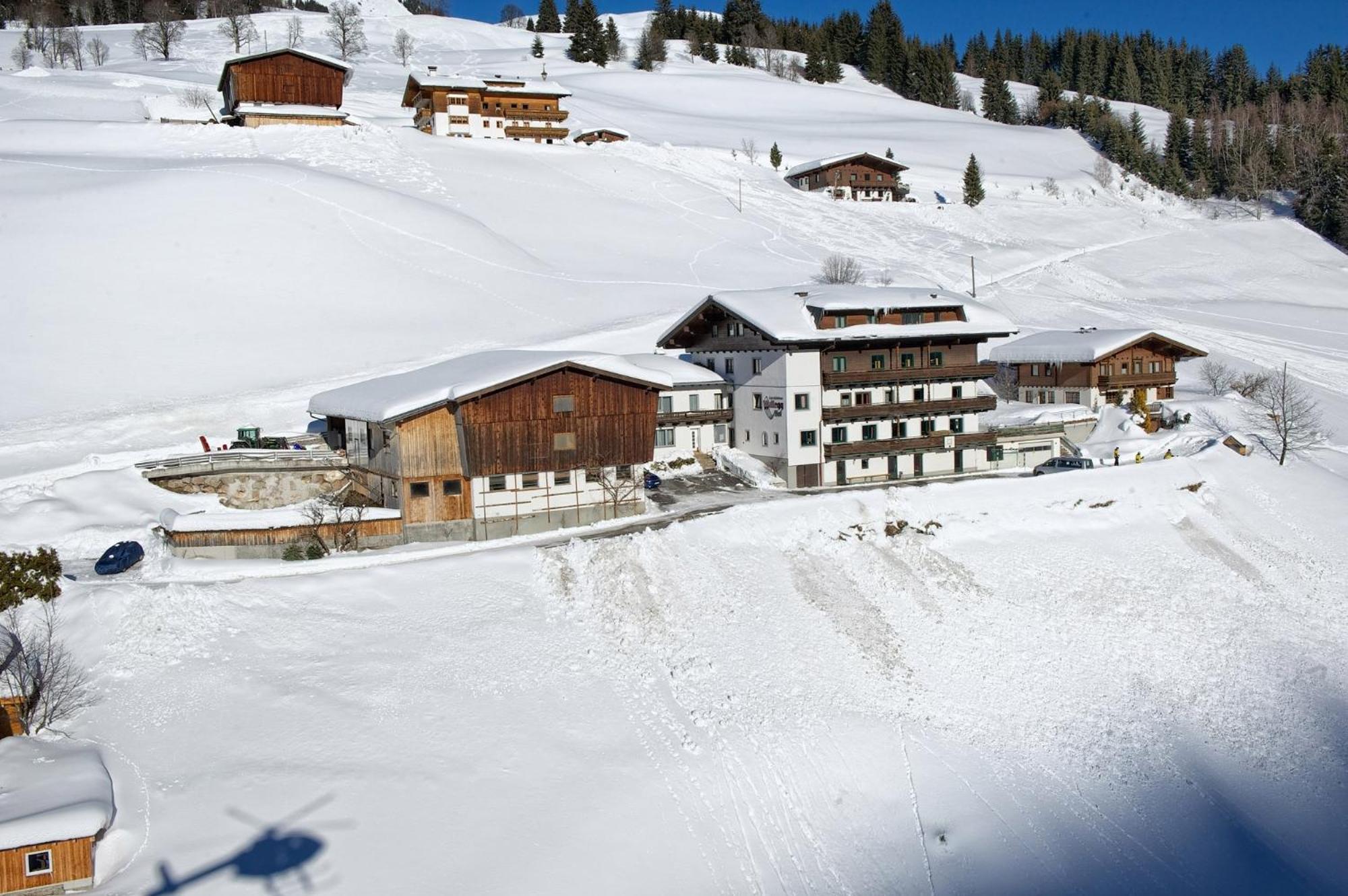Ski In-Ski Out - Gaestehaeuser Saalbach-Hinterglemm - Wallegghof Christianhof מראה חיצוני תמונה