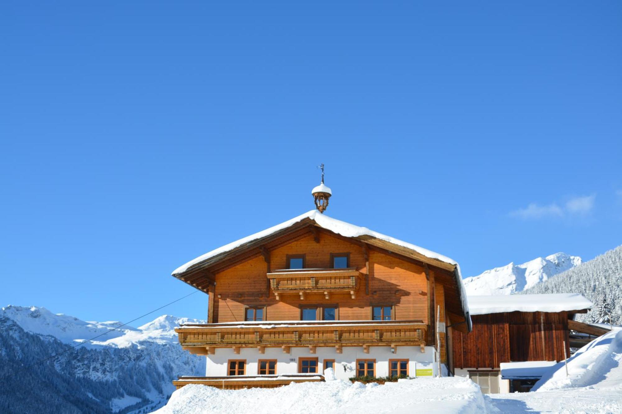 Ski In-Ski Out - Gaestehaeuser Saalbach-Hinterglemm - Wallegghof Christianhof מראה חיצוני תמונה