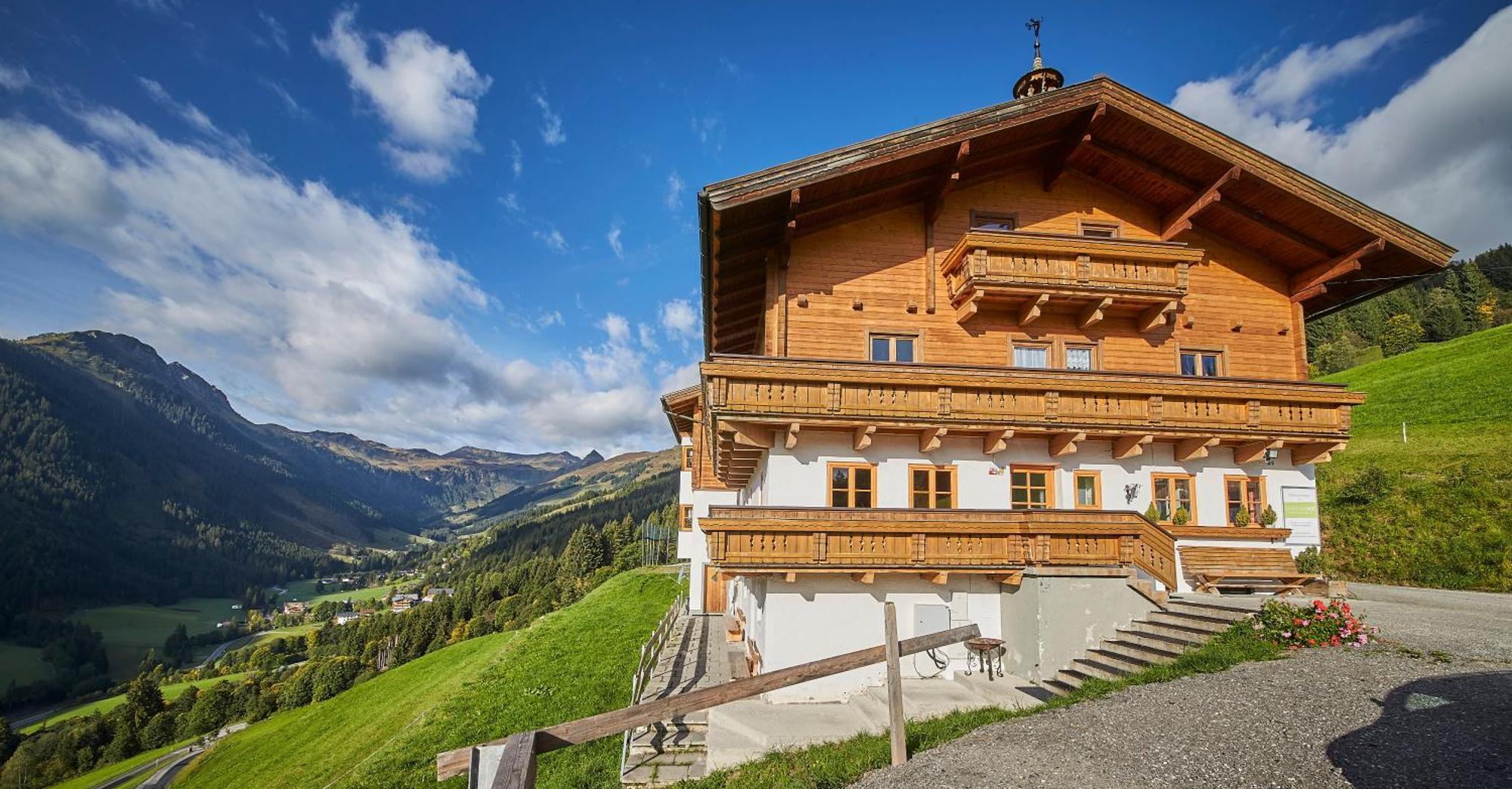 Ski In-Ski Out - Gaestehaeuser Saalbach-Hinterglemm - Wallegghof Christianhof מראה חיצוני תמונה